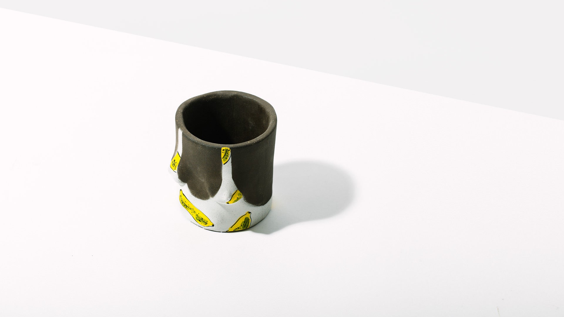 Dark Clay Banana Pot - Homecoming