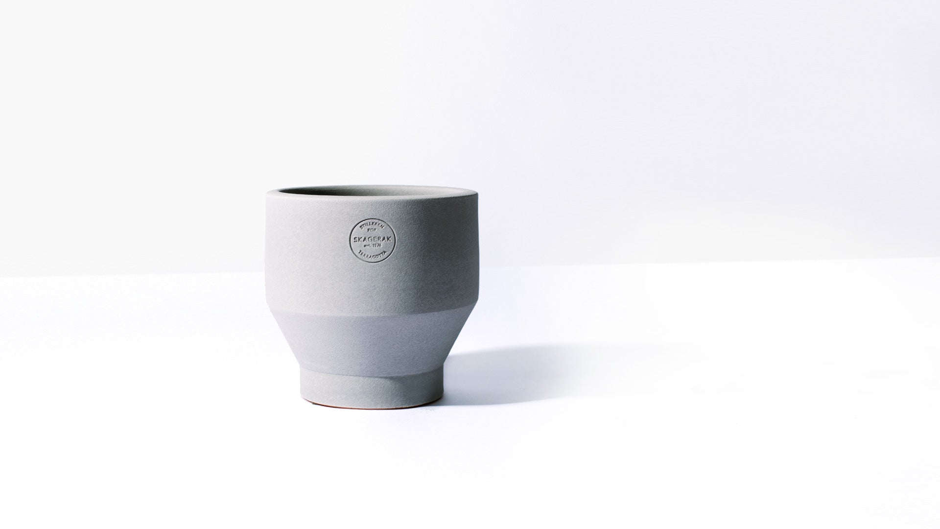 Grey Edge Pot - Skagerak - Homecoming