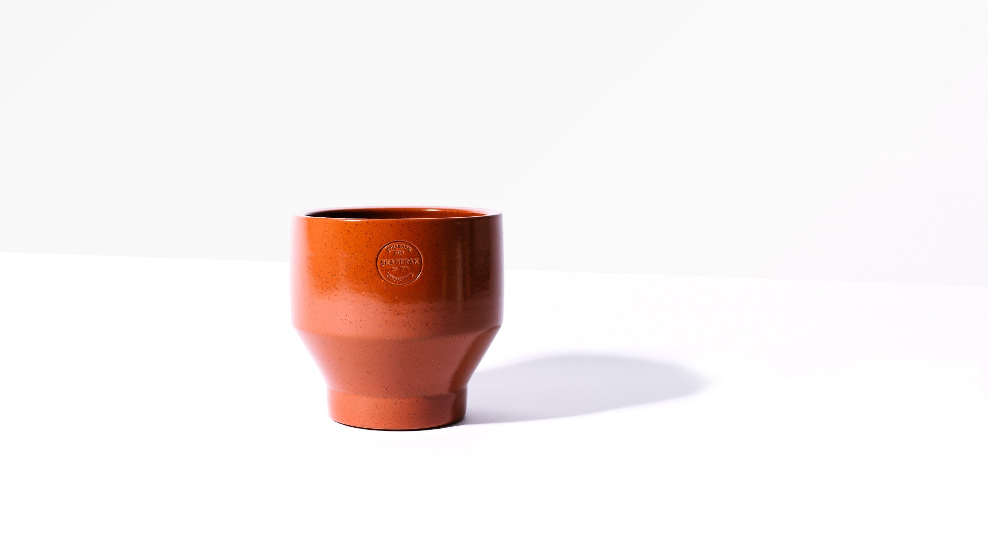 Glazed Red Edge Pot - Skagerak - Homecoming