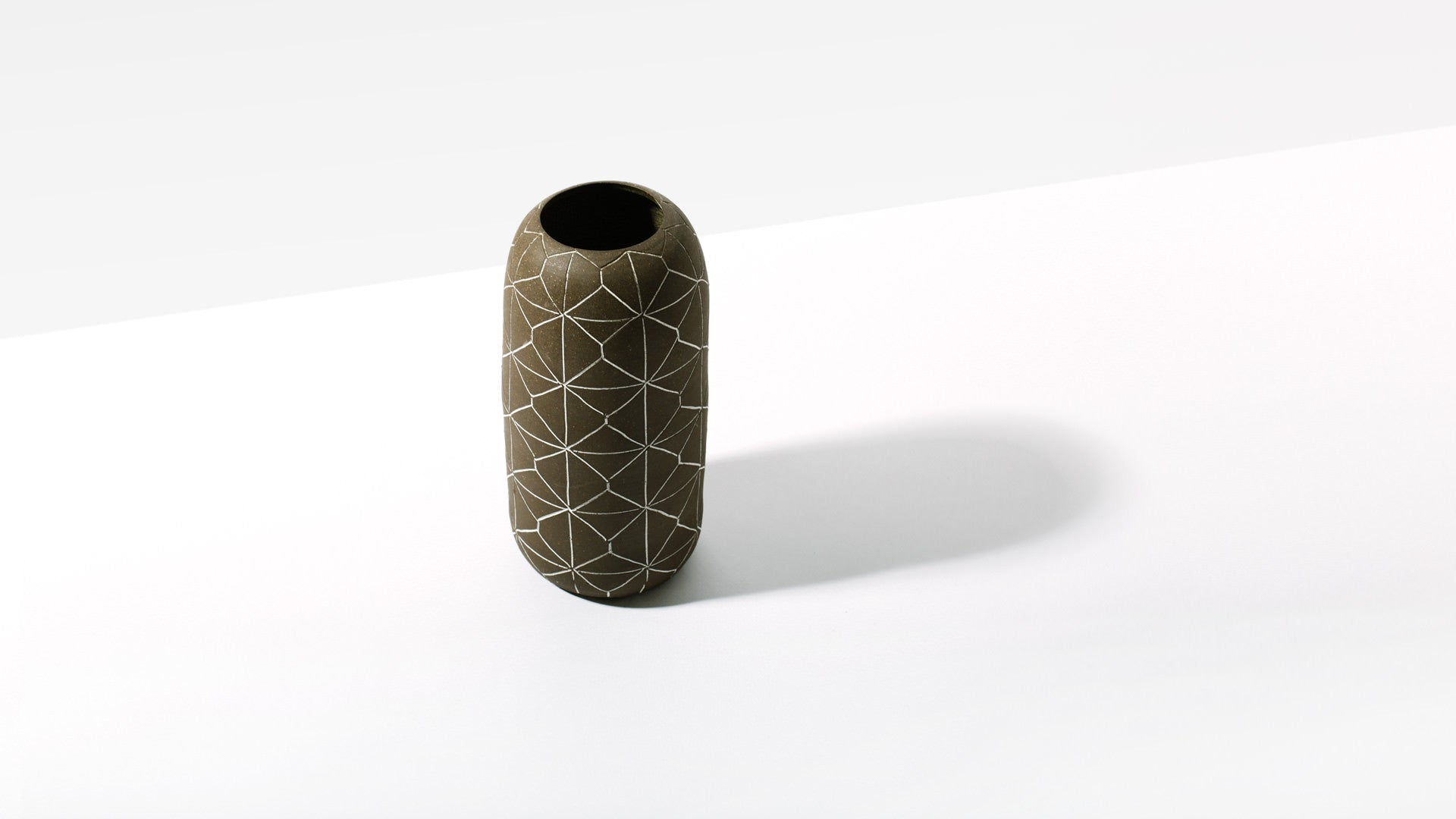 Dark Maurice Vase - Homecoming