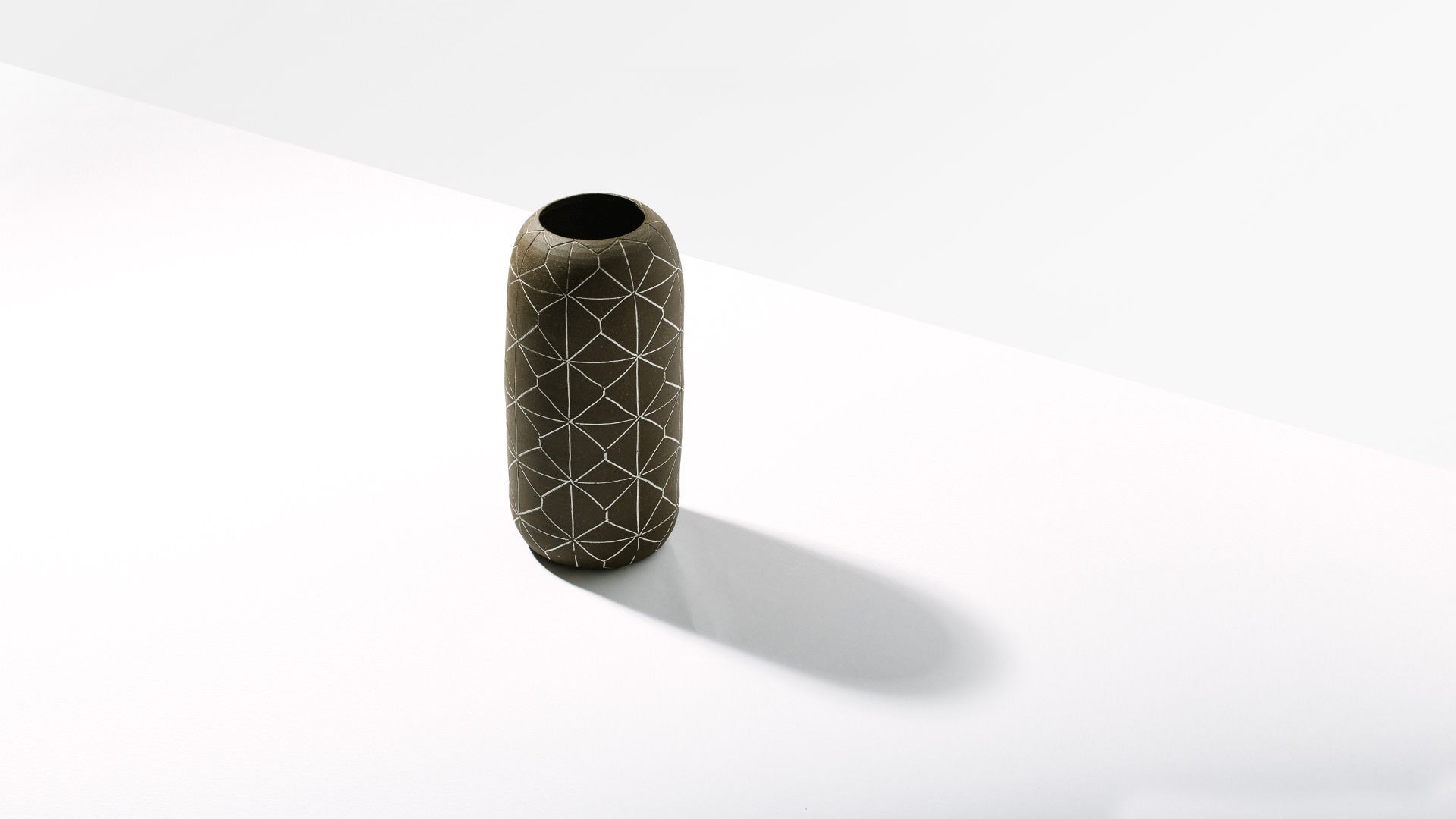 Dark Maurice Vase - Homecoming