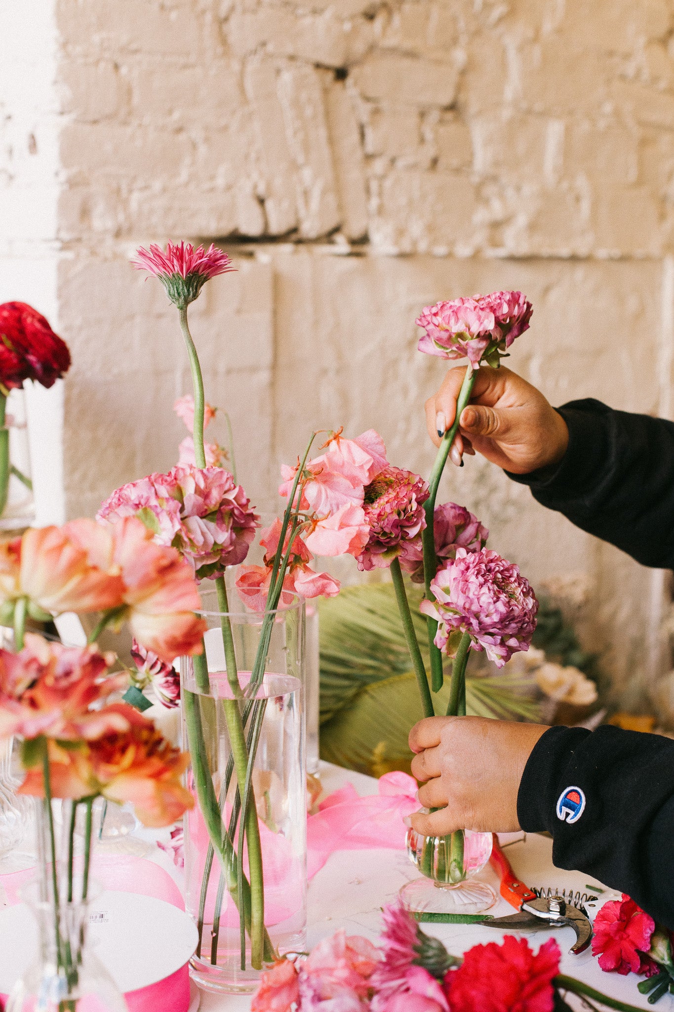 V-Day Hand Bouquet