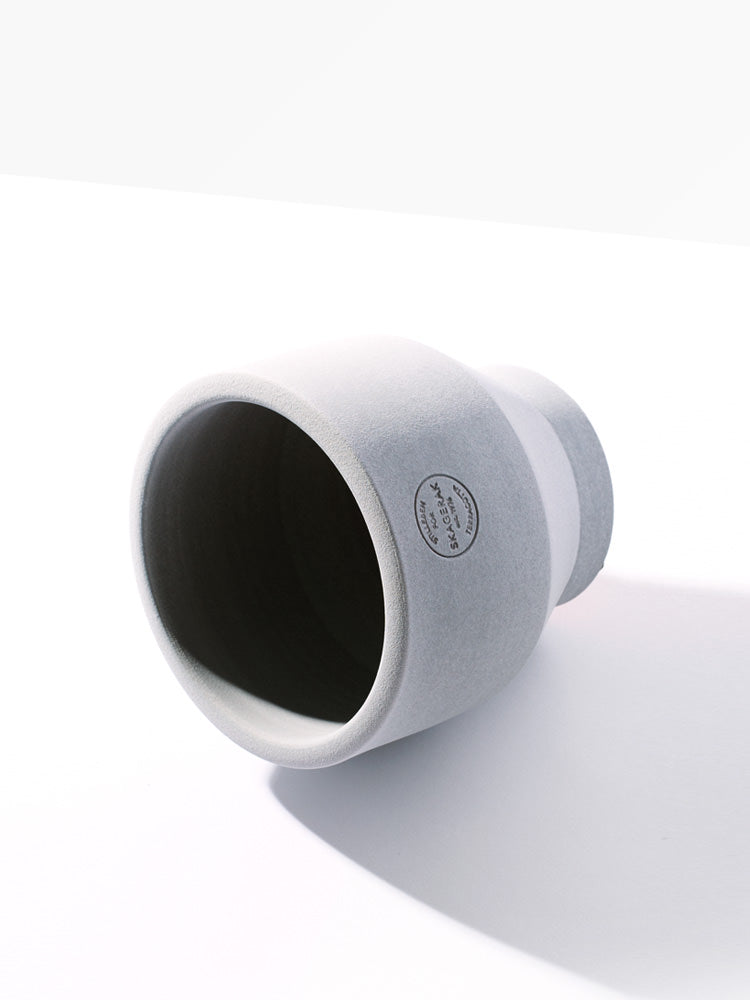 Grey Edge Pot Photo